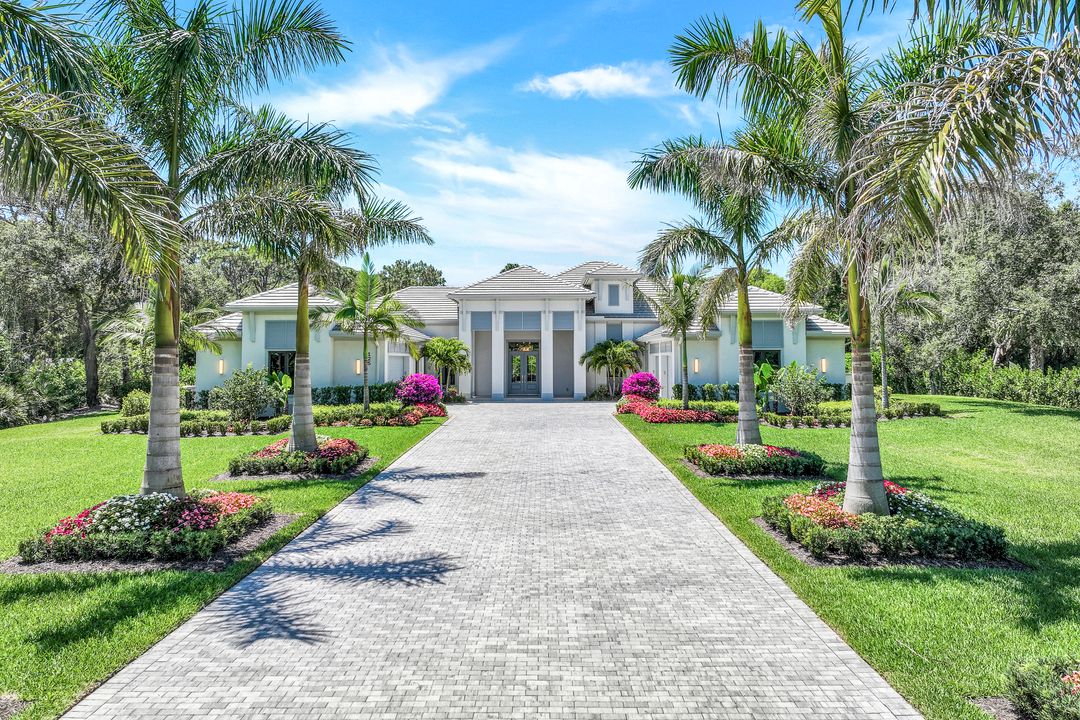 125 Caribbean Rd, Naples, FL 34108