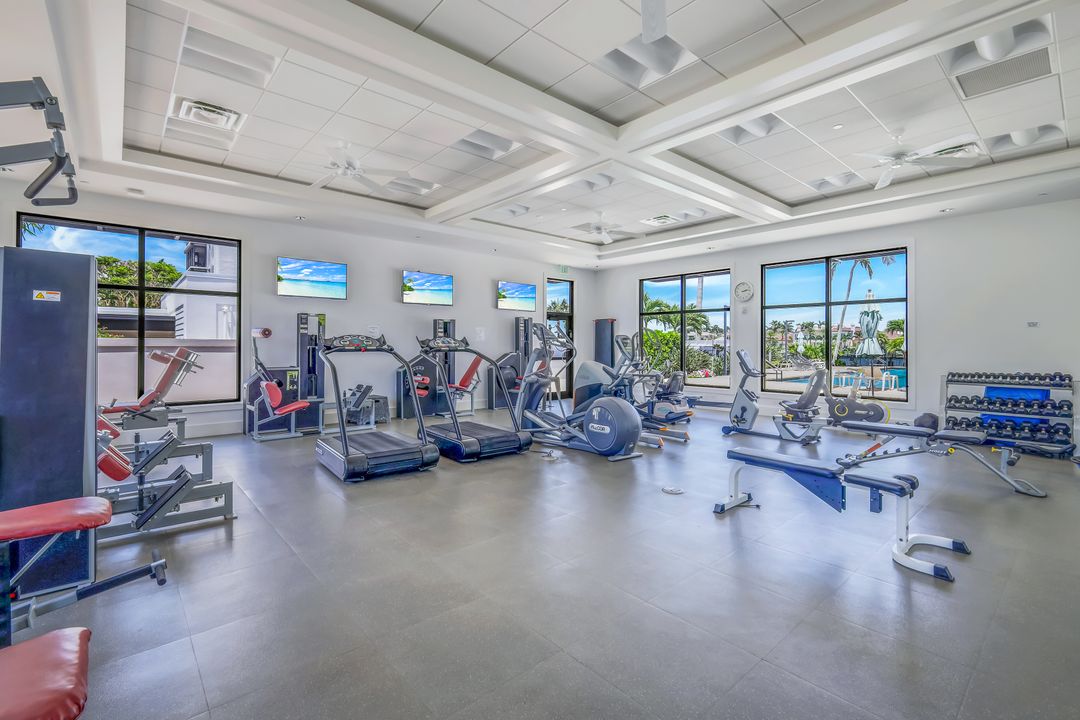 2302 Gulf Shore Blvd N, Naples, FL 34103