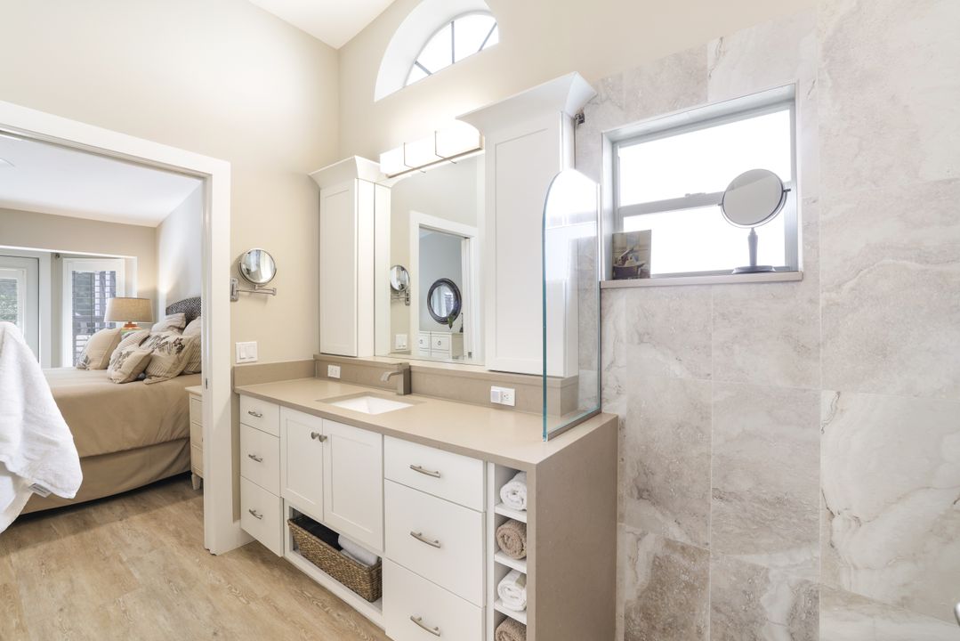 780 Wiggins Bay Dr, Naples, FL 34110
