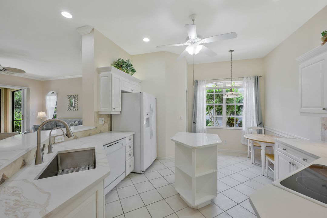 12695 Fox Ridge Dr, Bonita Springs, FL 34135