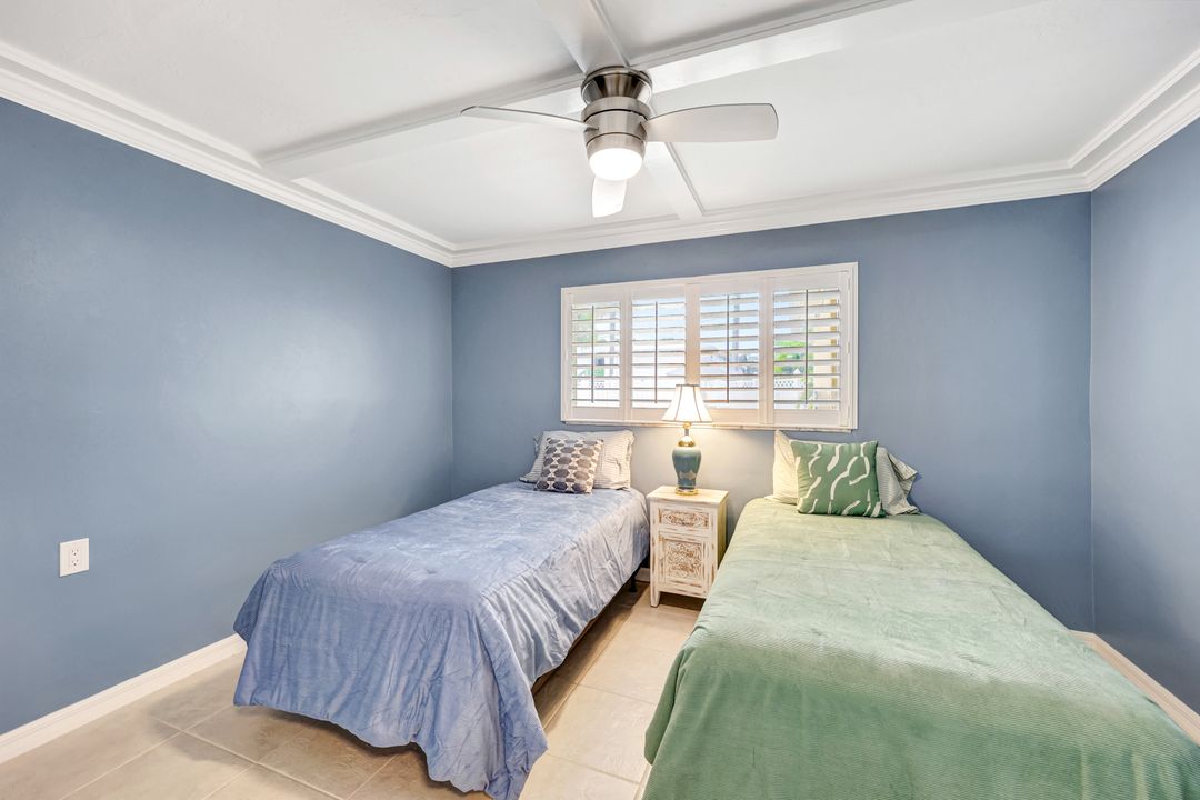 900 8th Ave S #104, Naples, FL 34102