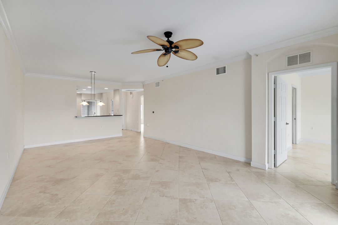 3029 Driftwood Way #3305, Naples, FL 34109