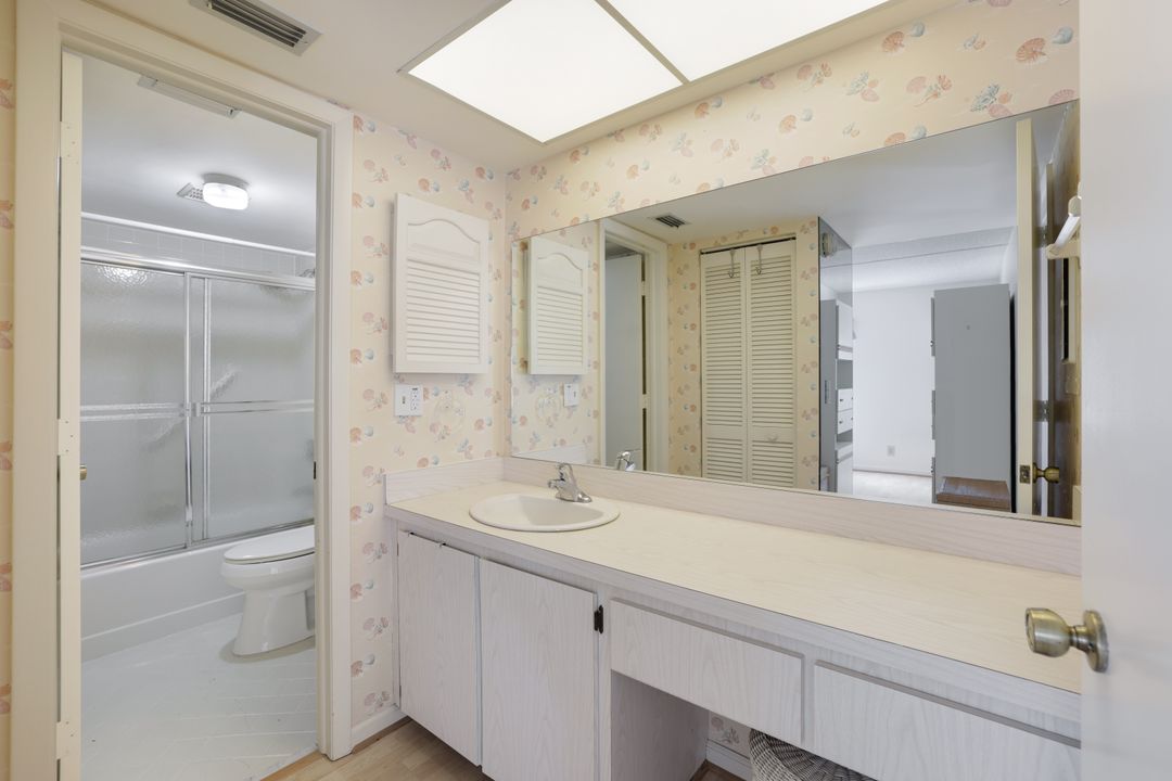 247 Winners Cir #5, Naples, FL 34112