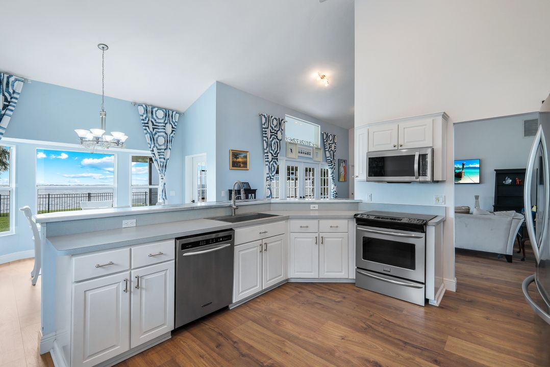 2250 SE 28th St, Cape Coral, FL 33904