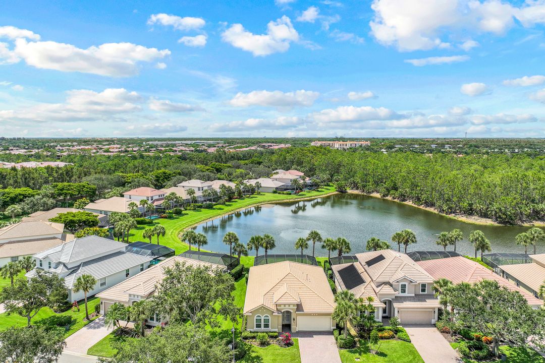 9084 Falling Leaf Dr, Bonita Springs, FL 34135