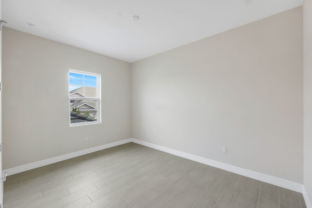 280 Antilles Wy E #101, Naples, FL 34112