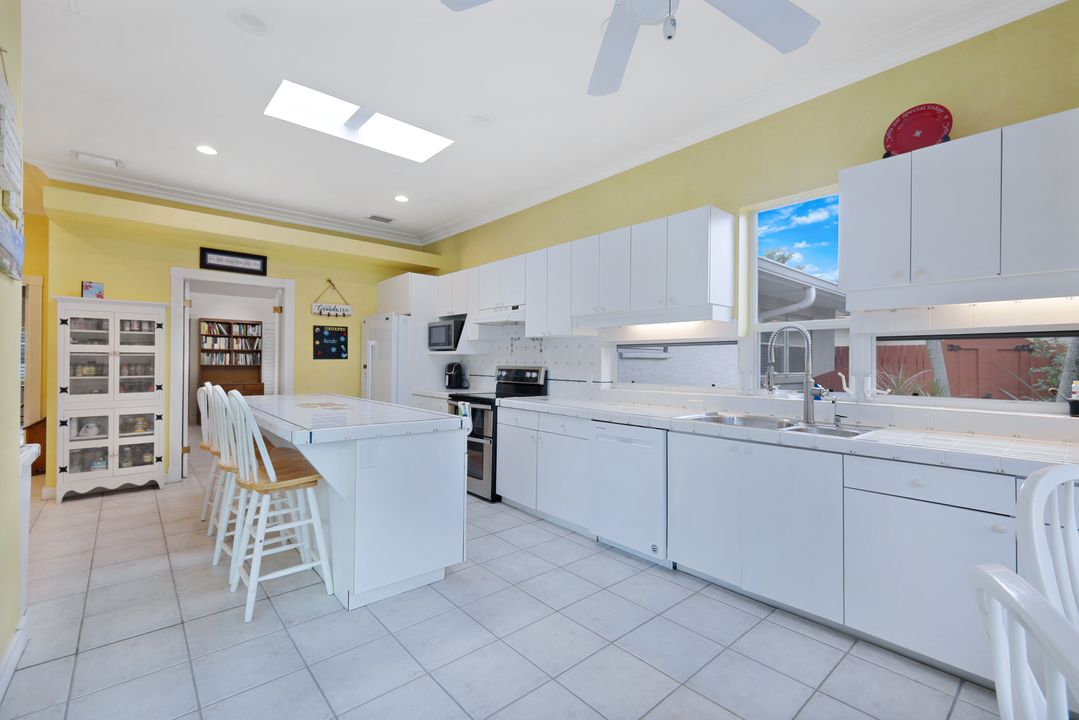 729 Dean Way, Fort Myers, FL 33919