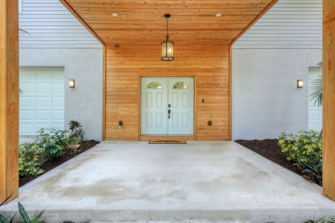 6036 Cedar Tree Ln, Naples, FL 34116