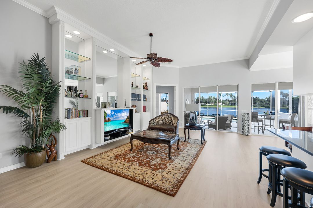 4364 Montalvo Ct, Naples, FL 34109