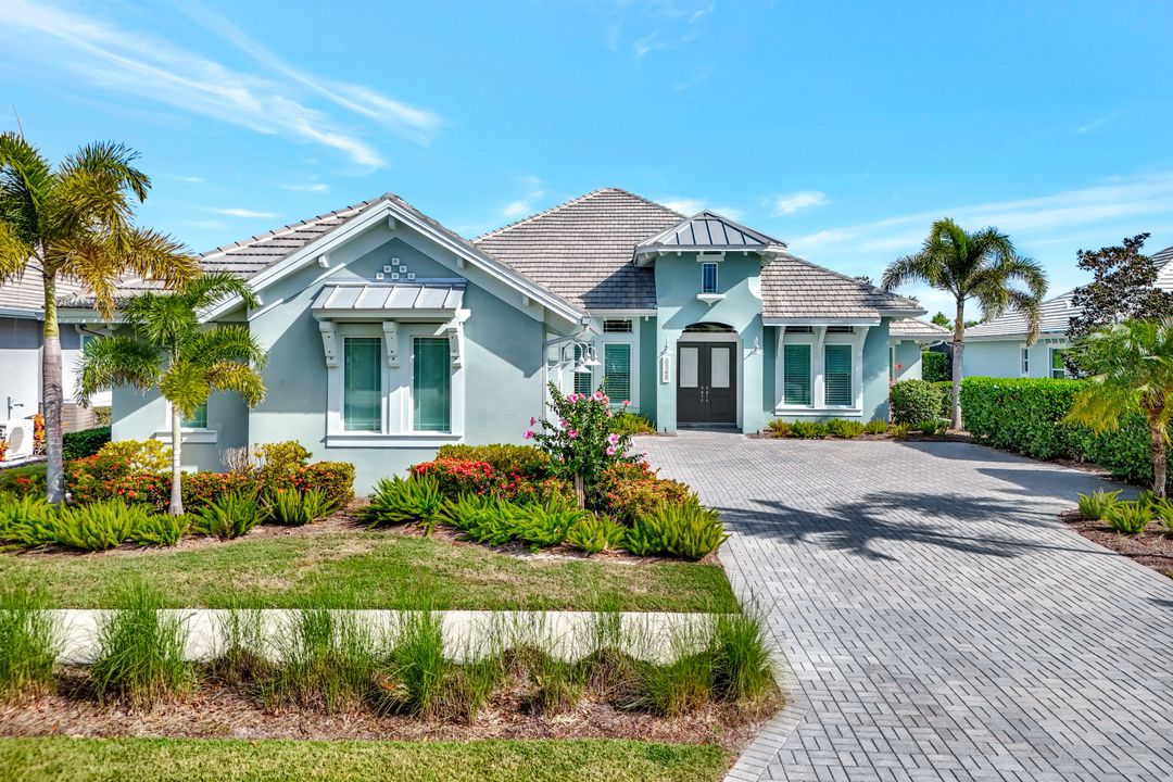 6348 Lyford Isle Dr, Naples, FL 34112