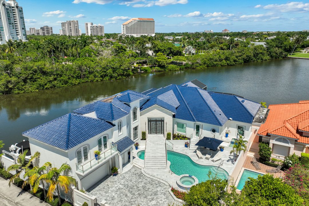 4900 Gulf Shore Blvd N, Naples, FL 34103