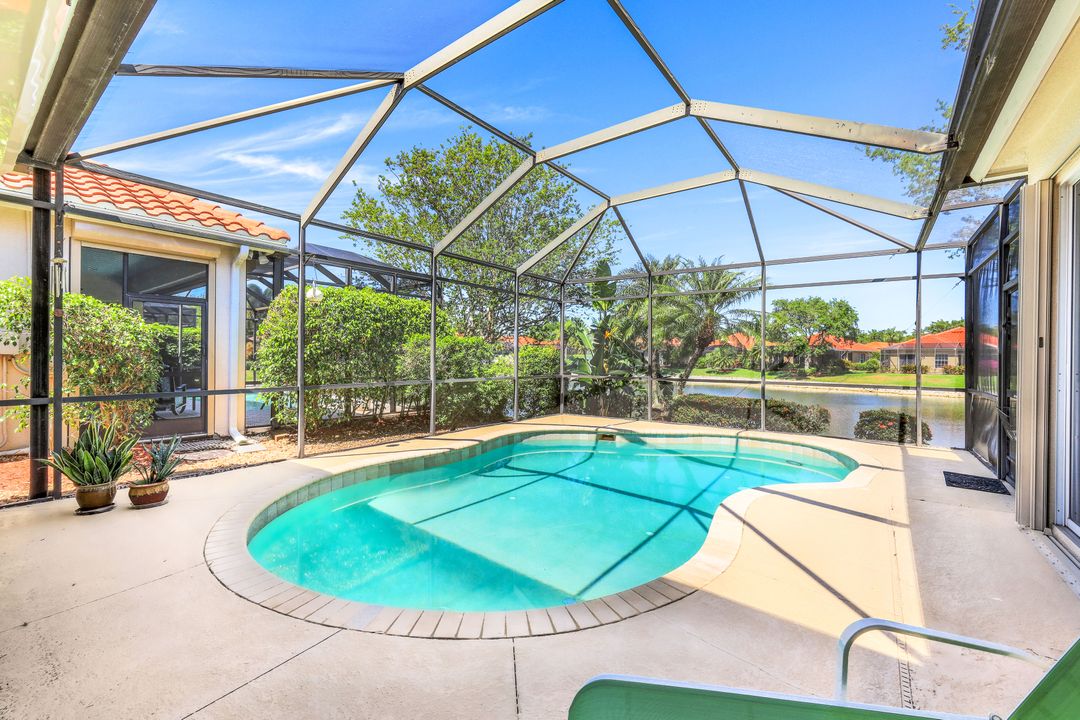 939 Fountain Run, Naples, FL 34119