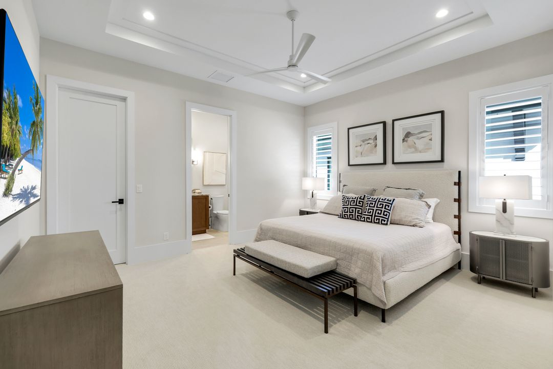 16647 Isola Bella Ln, Naples, FL 34110