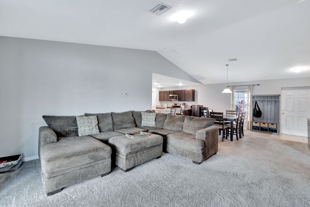2612 NE 5th Ave, Cape Coral, FL 33909