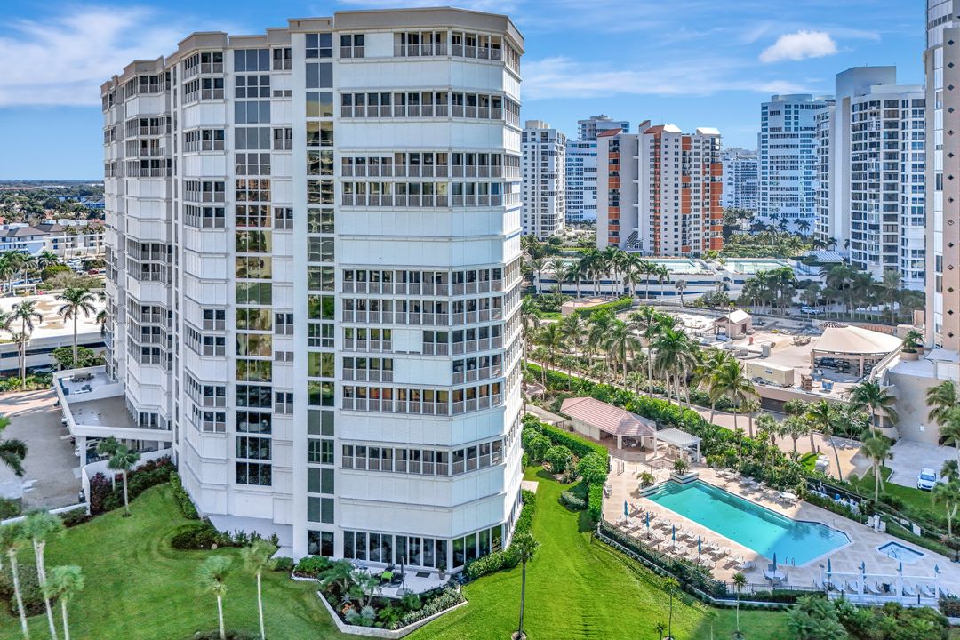 4401 Gulf Shore Blvd N #205, Naples, FL 34103