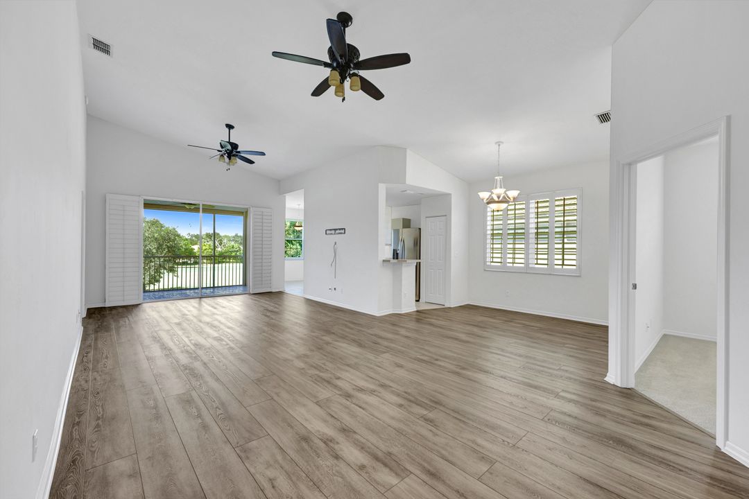 2015 Crestview Way #117, Naples, FL 34119