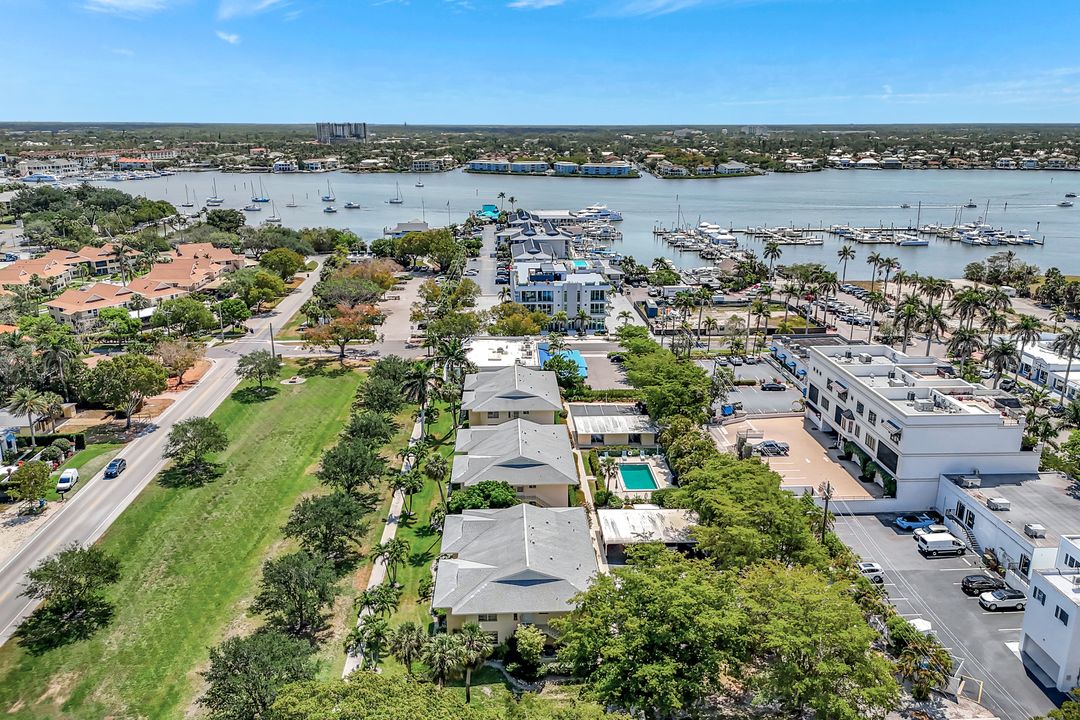 722 Broad Ave S #722, Naples, FL 34102