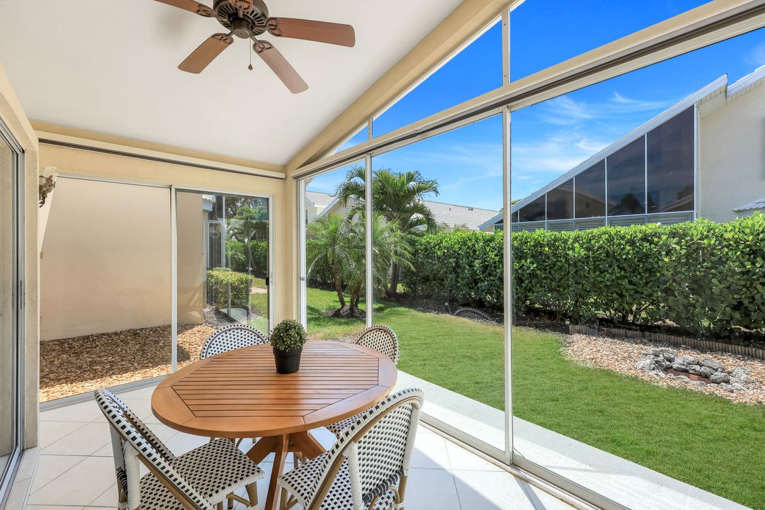 1588 Weybridge Cir, Naples, FL 34110