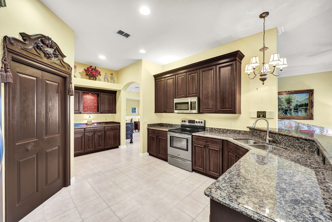 8517 Via Garibaldi Cir #201, Estero, FL 33928