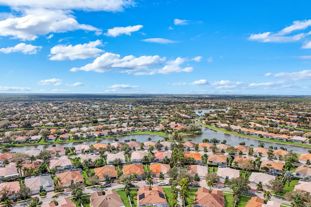 4272 Redonda Ln, Naples, FL 34119