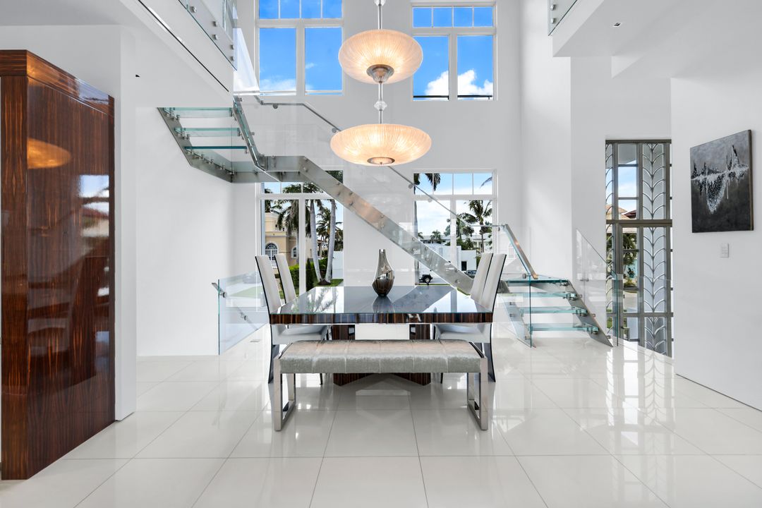 260 Channel Dr, Naples, FL 34108