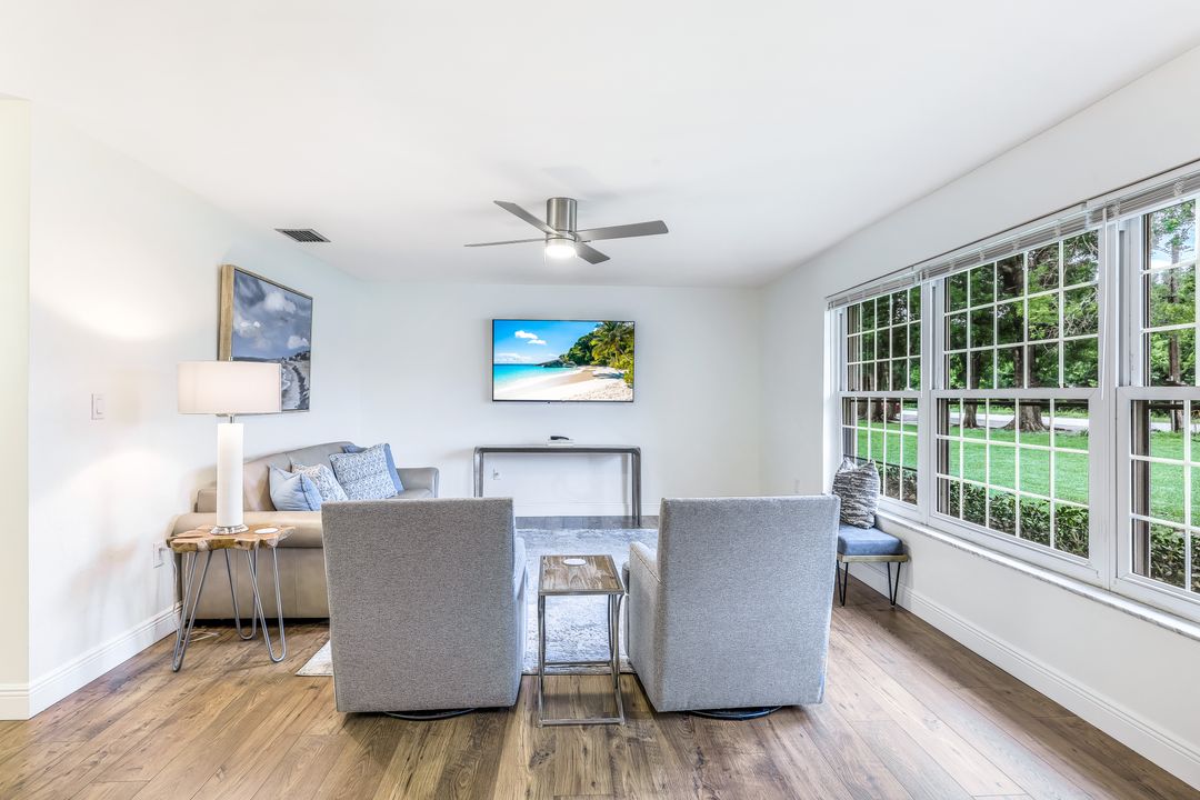 6890 Hendry Creek Dr, Fort Myers, FL 33908