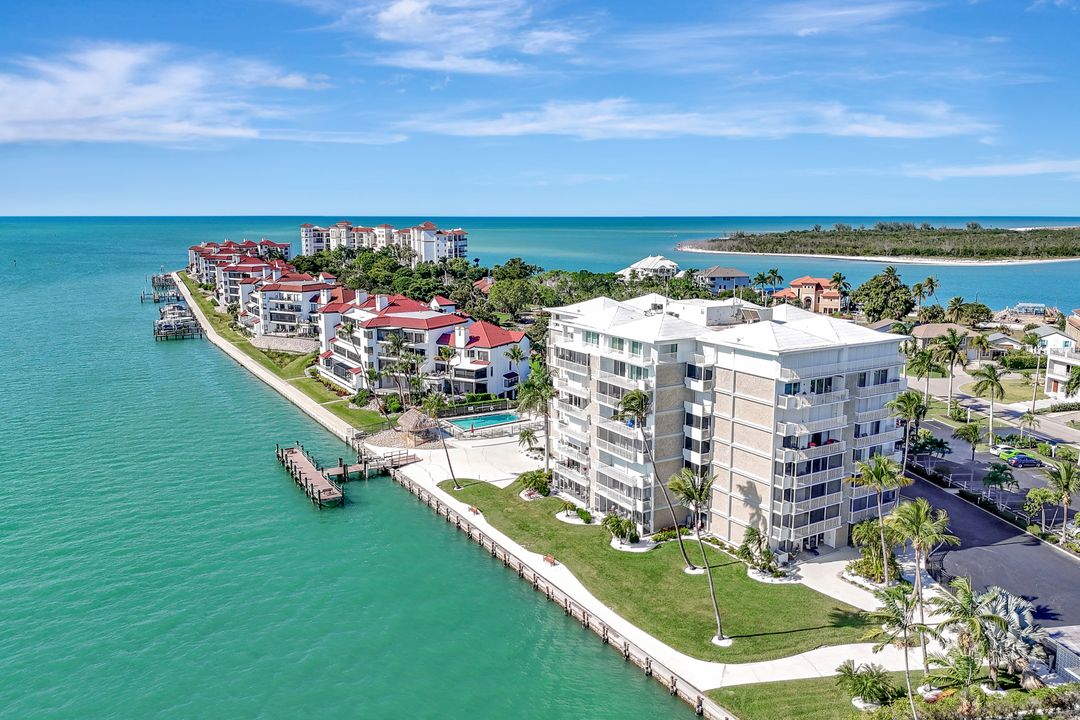 60 W Pelican St #401, Naples, FL 34113