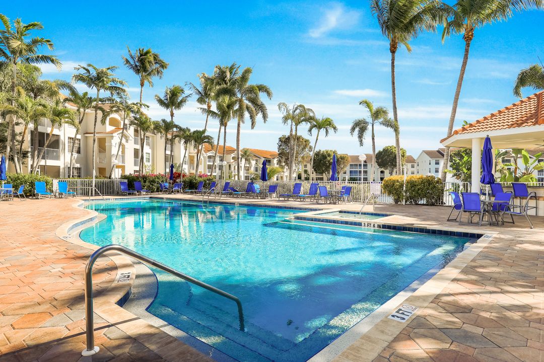 4620 St Croix Ln #911, Naples, FL 34109