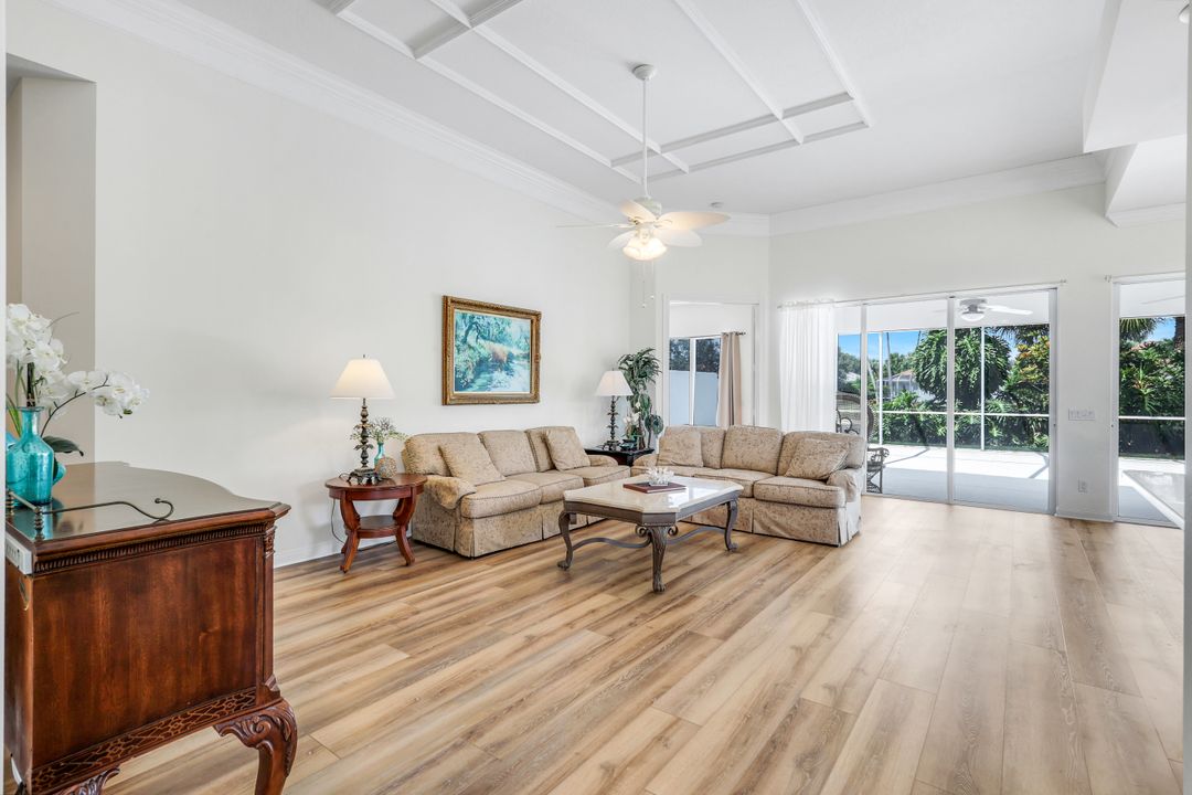 2984 Gilford Way, Naples, FL 34119