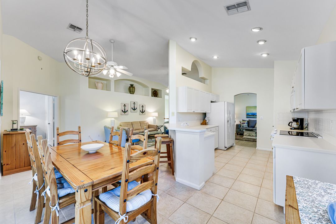 7720 Gardner Dr  #201, Naples, FL 34109