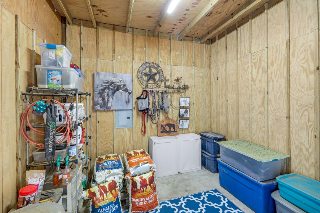 1960 Moulder Dr, Naples, FL 34120