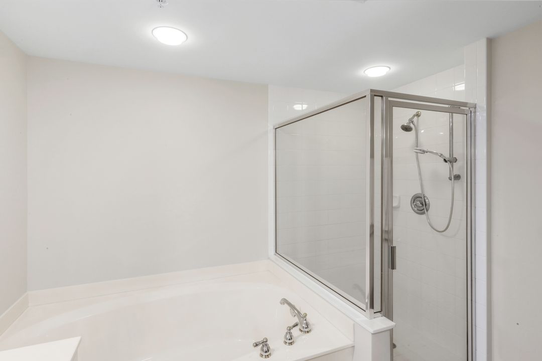 325 Dunes Blvd #605, Naples, FL 34110