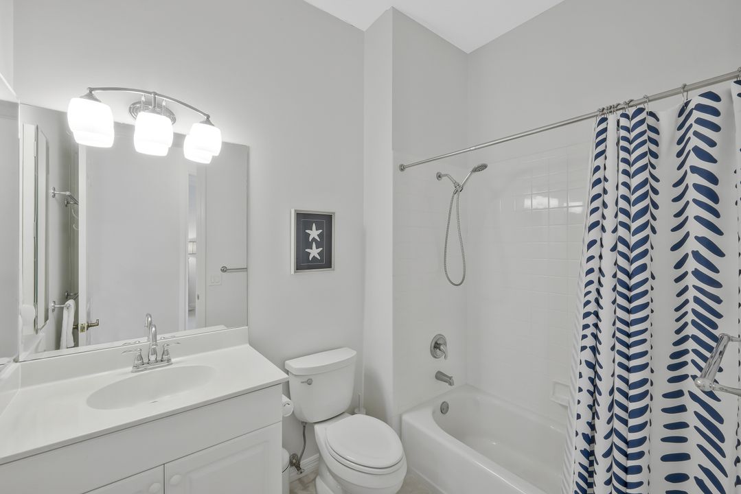 5095 Yacht Harbor Dr #203, Naples, FL 34112