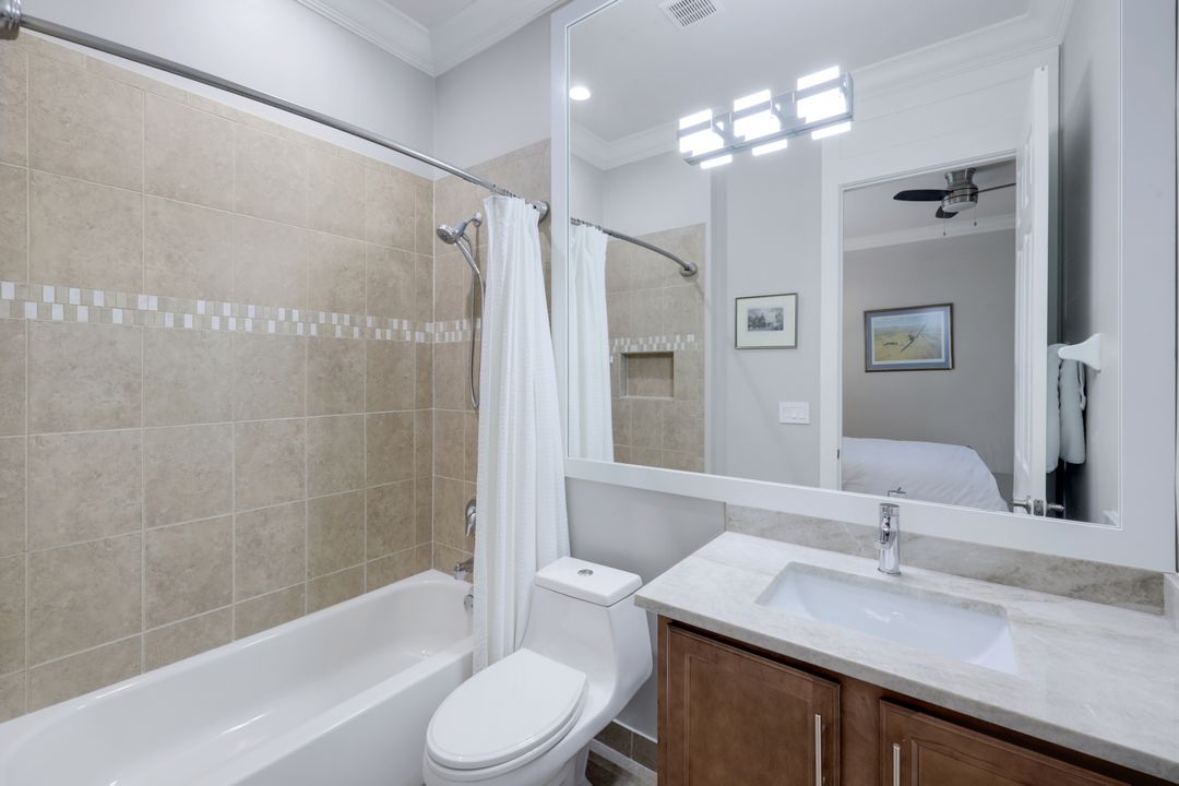 3927 Torrens Ct, Naples, FL 34119