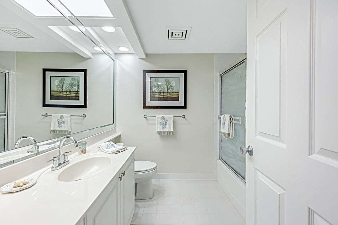 21 Bluebill Ave, Naples, FL 34108