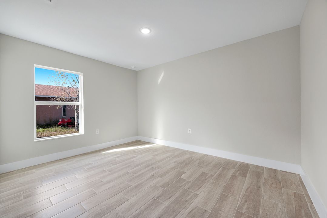 1105 NW 21st Ave, Cape Coral, FL 33993