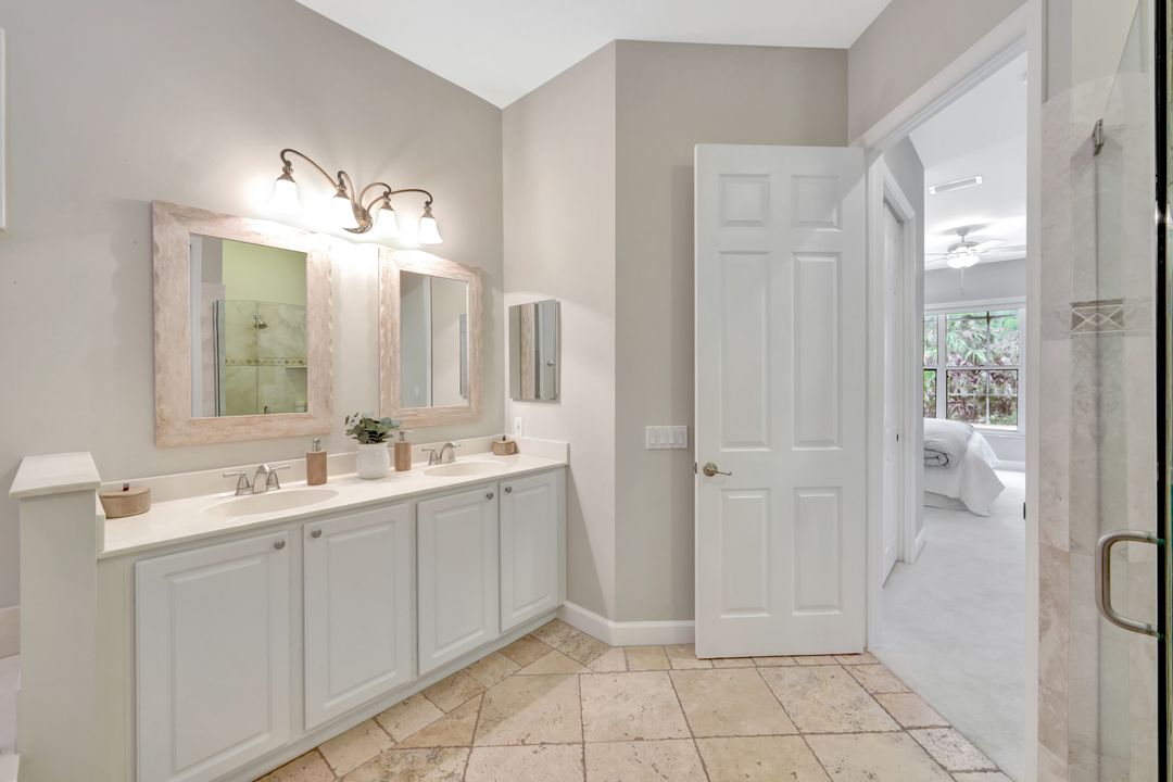 6119 Manchester Pl, Naples, FL 34110