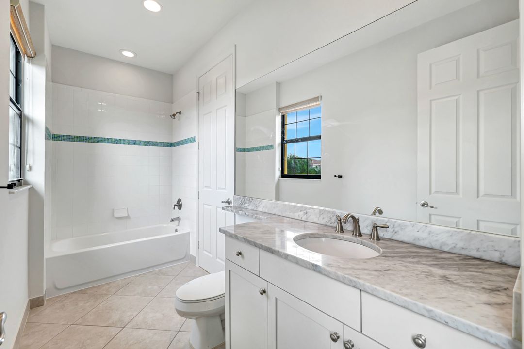 3430 Tigris Ln, Naples, FL 34119