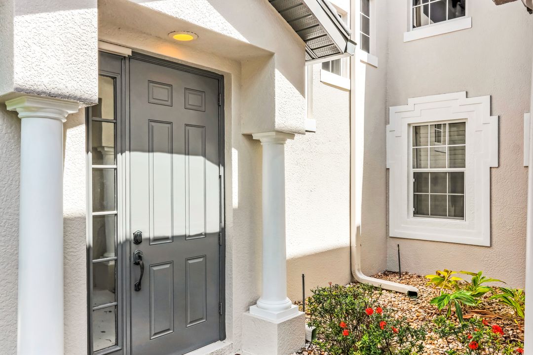 2040 Tarpon Bay Dr N #201, Naples, FL 34119