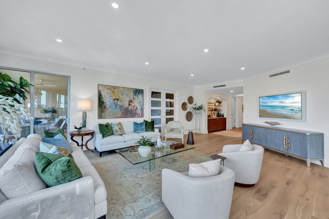 4501 Gulf Shore Blvd N #403, Naples, FL 34103