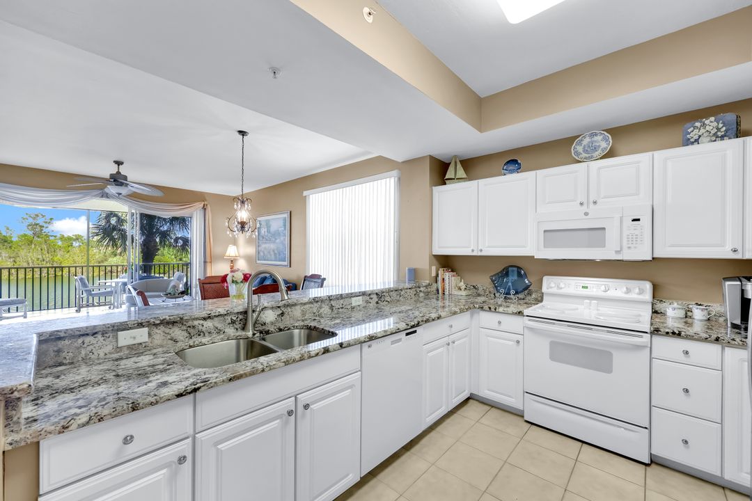 4640 Turnberry Lake Dr #206, Estero, FL 33928