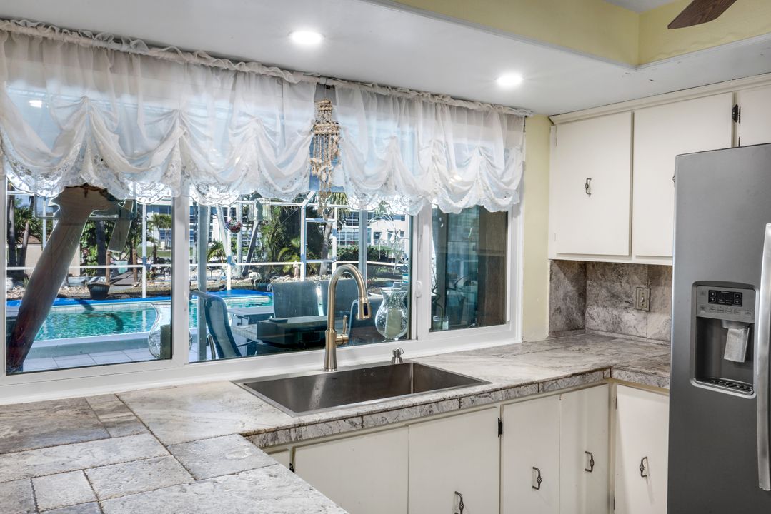 5201 Willow Ct, Cape Coral, FL 33904