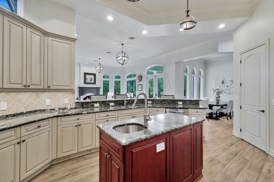 11726 Walton Pl, Naples, FL 34110