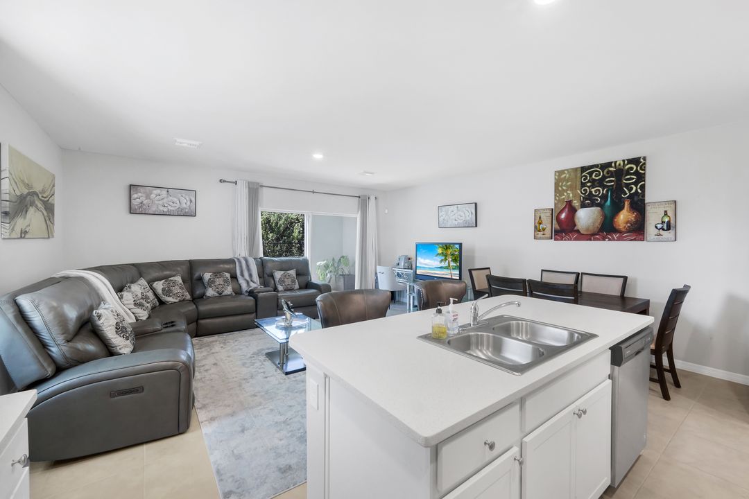 15171 Wildflower Cir, Naples, FL 34119