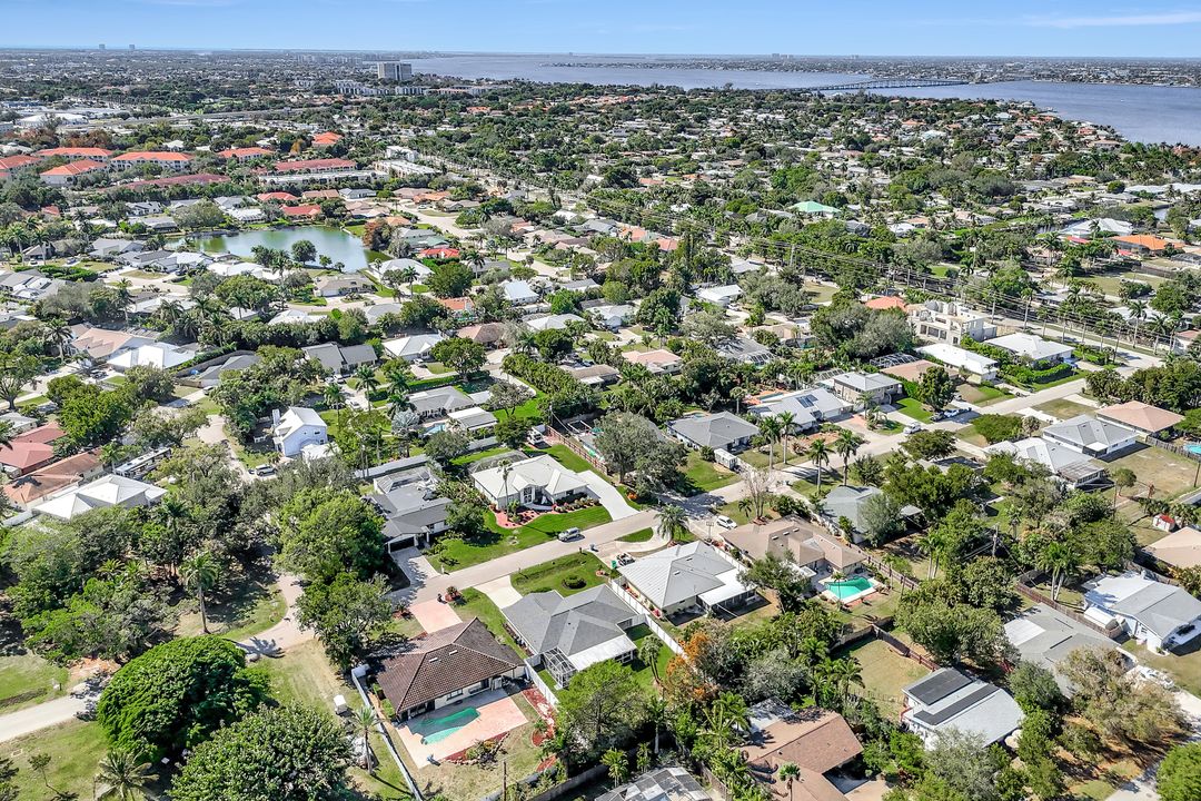 793 Sunset Vista Dr, Fort Myers, FL 33919