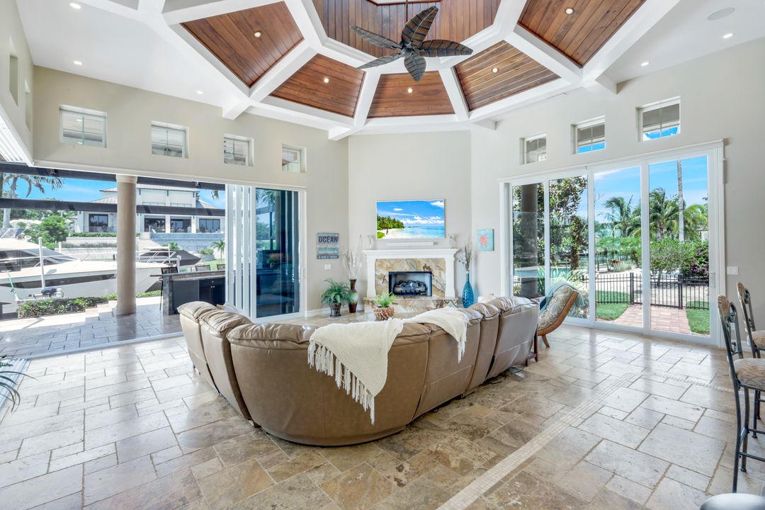 1658 McIlvaine Ct, Marco Island, FL 34145