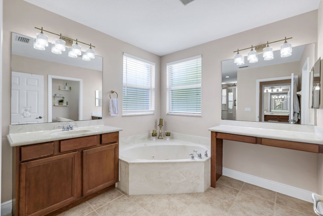1570 Double Eagle Trail, Naples, FL 34120