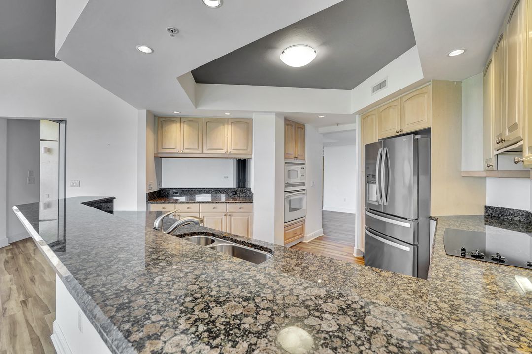 1060 Borghese Ln #2001, Naples, FL 34114