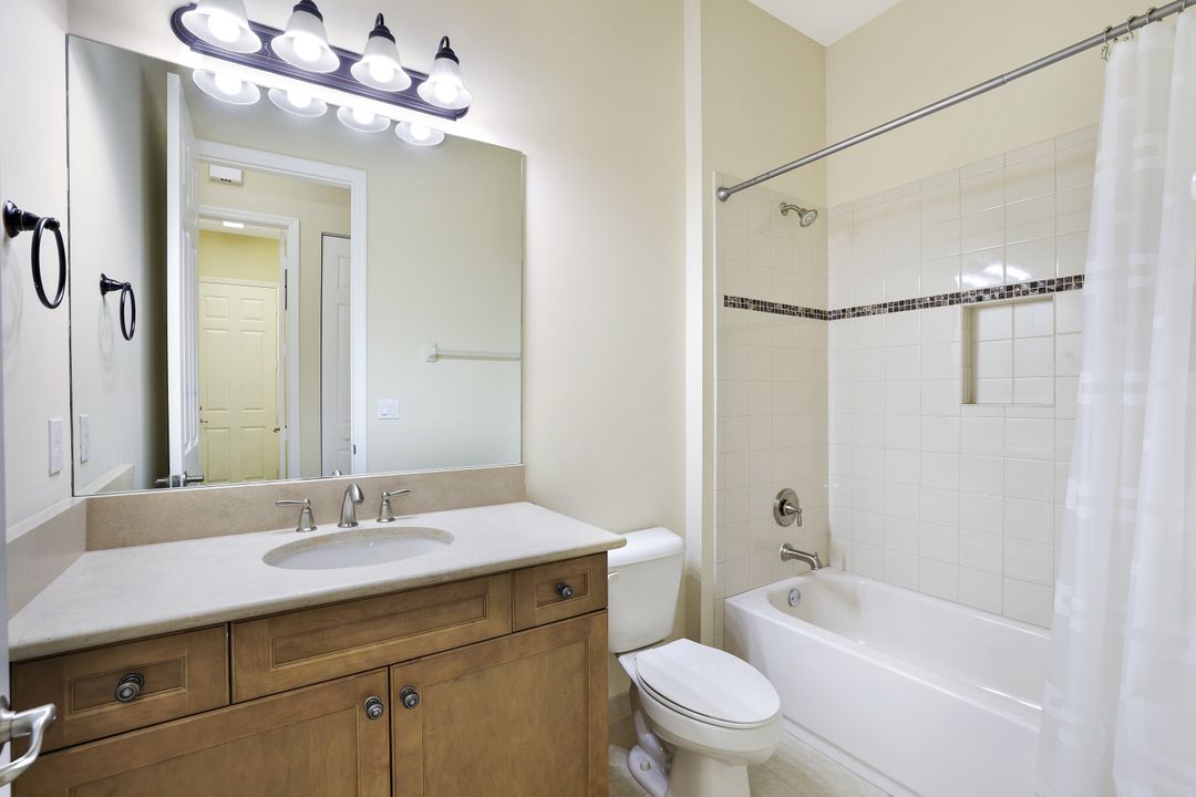 13820 Luna Dr, Naples, FL 34109