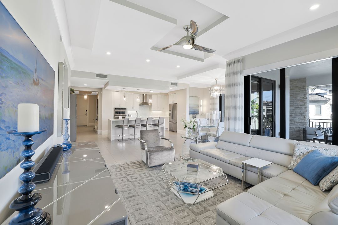 1035 3rd Ave S #402, Naples, FL 34102